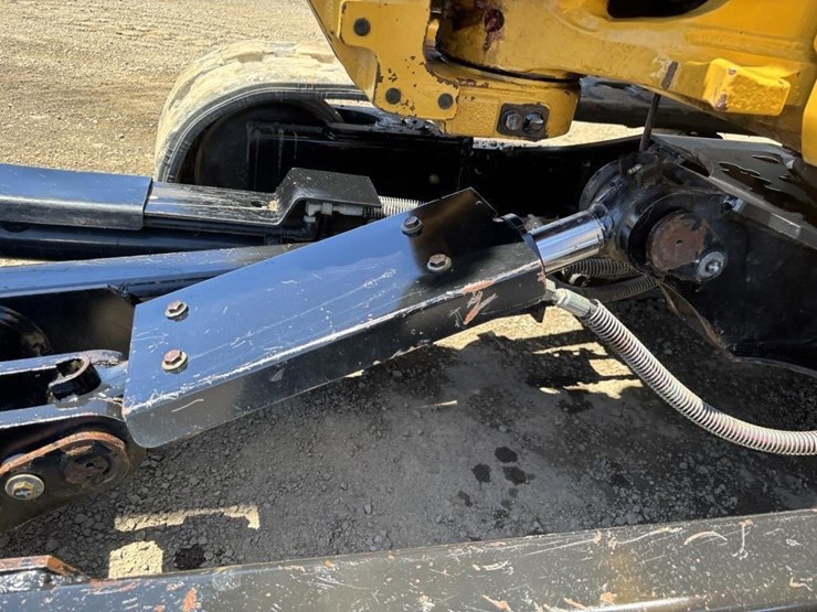 2019-caterpillar-305e2-hydraulic-excavator-image-20