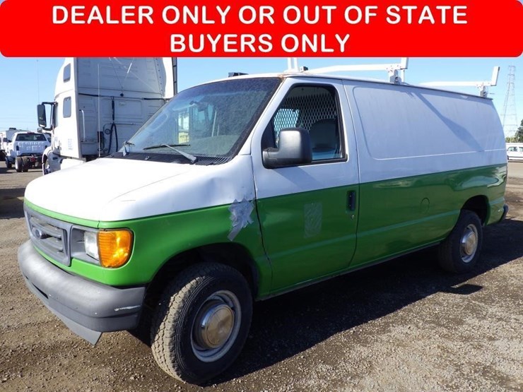 2003-ford-cargo-image-1
