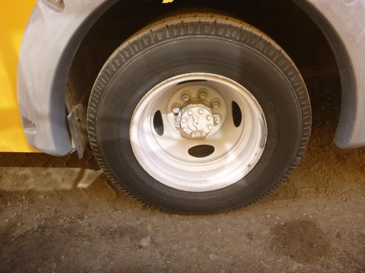 2009-ford-e450-image-5