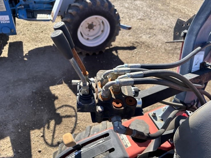 massey-ferguson-gc2310-image-19