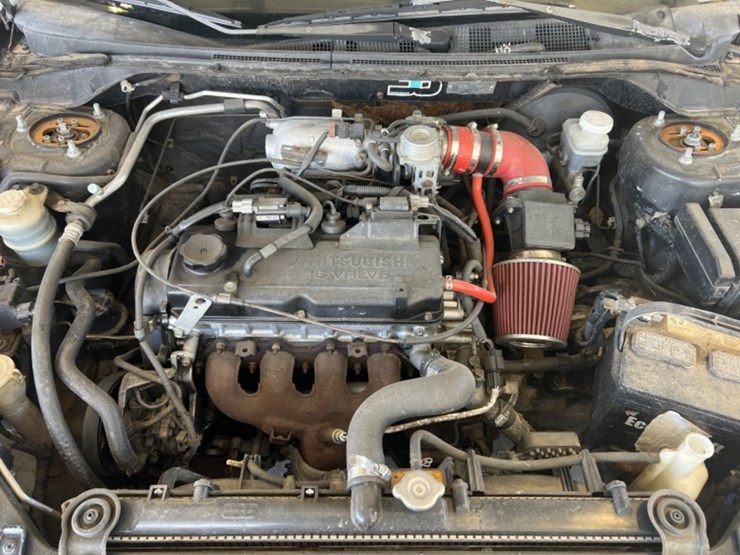 2004-mitsubishi-lancer-sdn-image-11