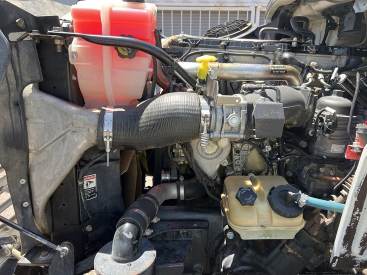 2012-freightliner-m2-image-23