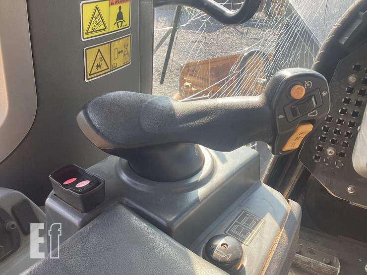 2018-caterpillar-d7e-image-17