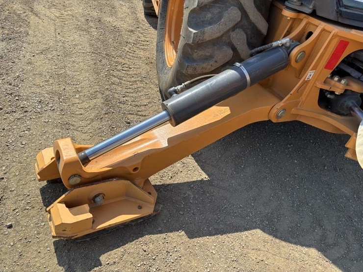 2015-case-super-n-loader-backhoe-image-24