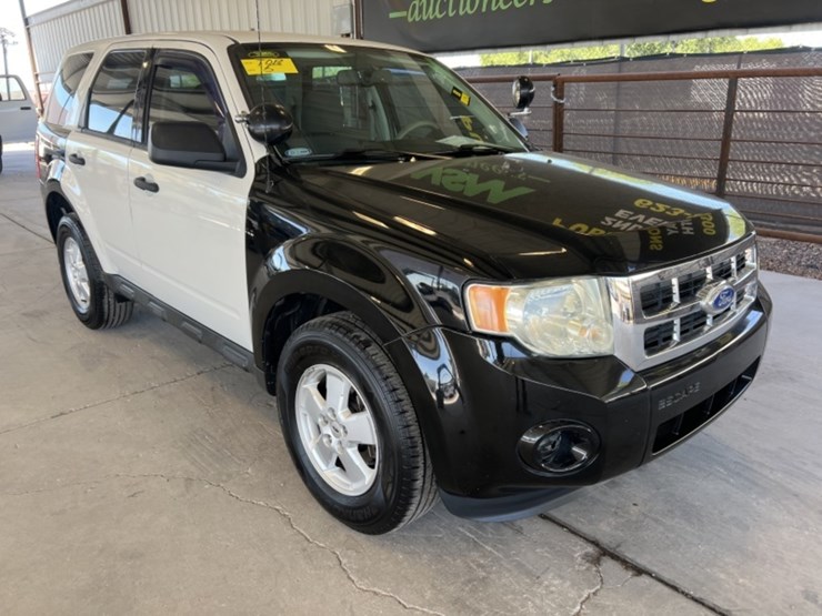 2012-ford-escape-xls-image-2