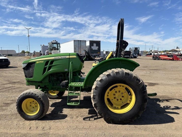 2018-john-deere-5075e-image-5