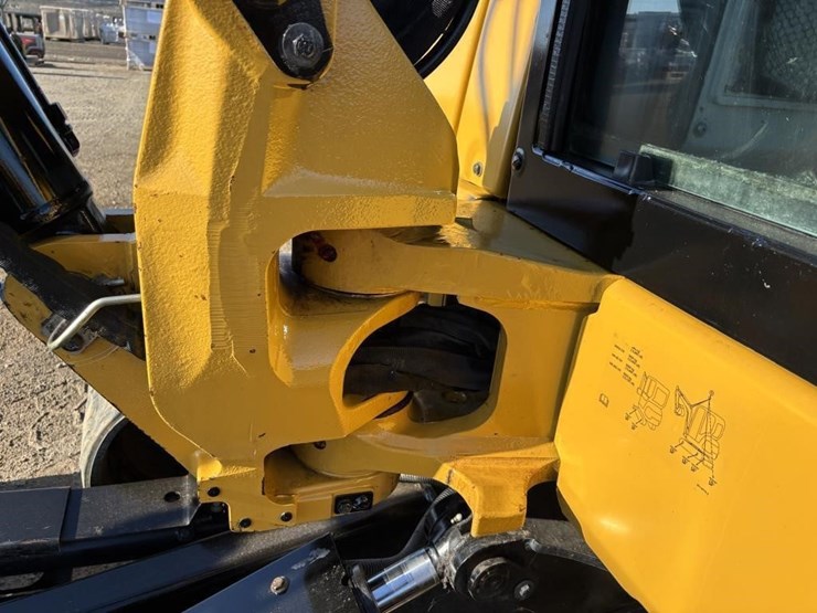 2018-caterpillar-305e2-hydraulic-excavator-image-19