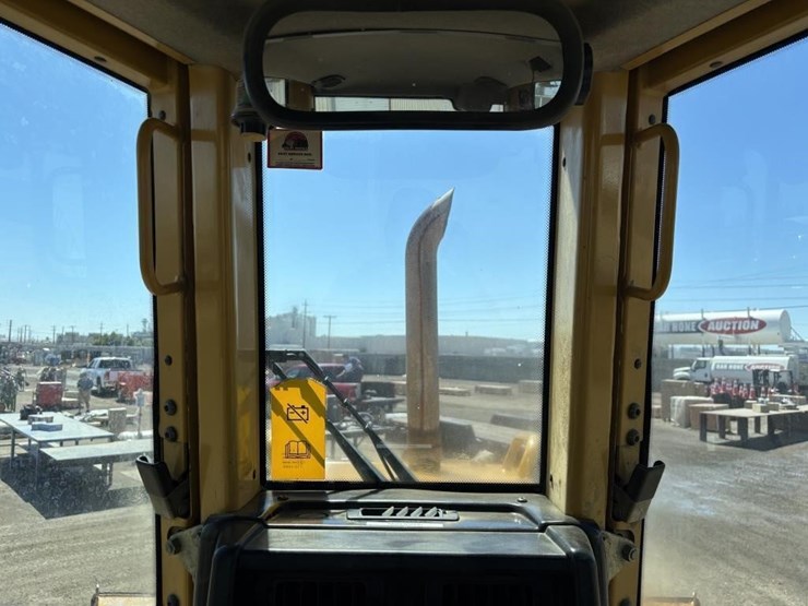 2006-caterpillar-d6n-image-27