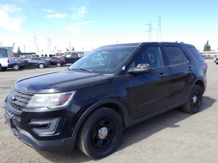 2017-ford-explorer-image-2