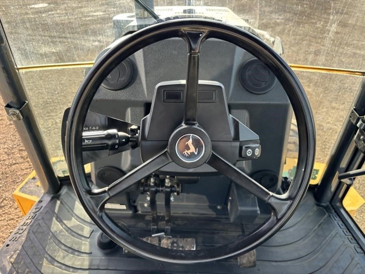 2020-deere-310l-ep-image-35
