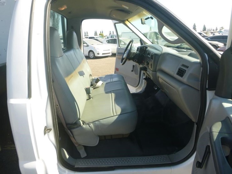 2001-ford-f350-image-17