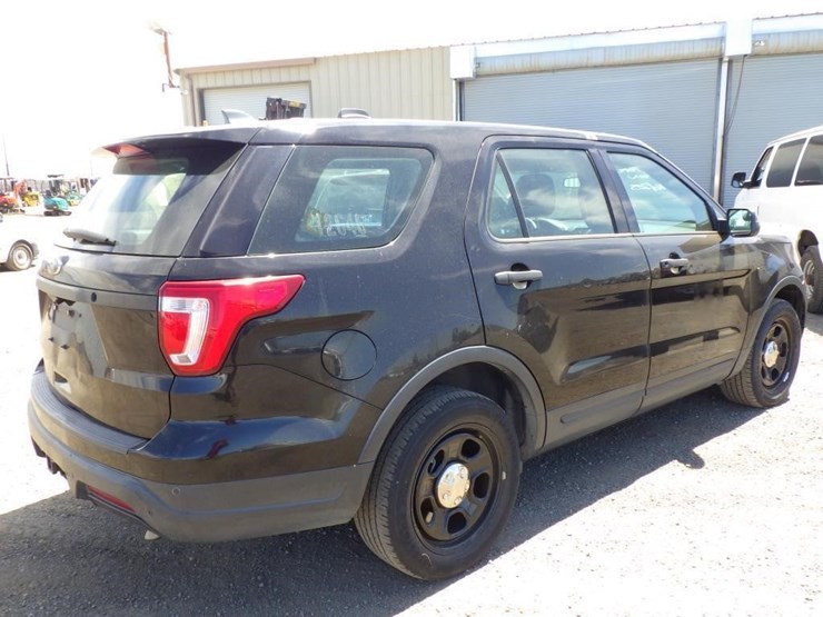 2018-ford-explorer-image-3
