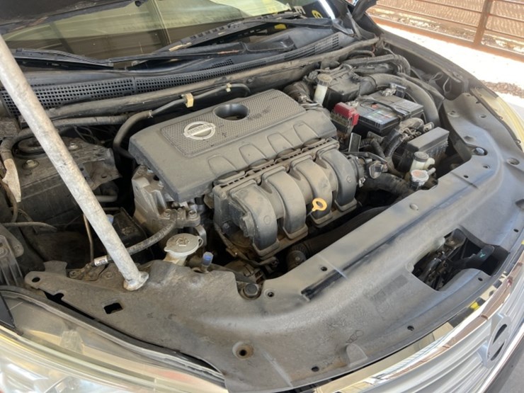 2014-nissan-sentra-sc-sdn-image-9