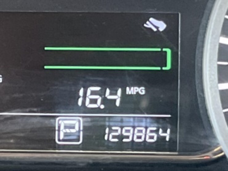 2014-nissan-sentra-sc-sdn-image-16