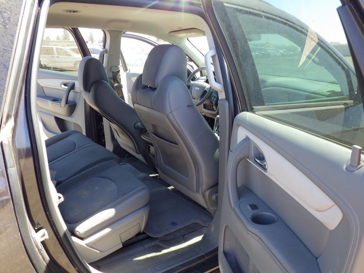 2017-chevrolet-traverse-image-9