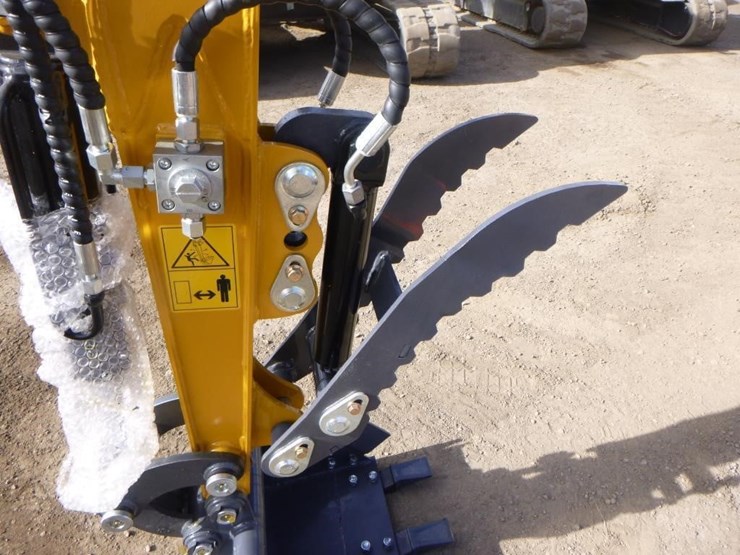 2025-sdlanch-sdle20-hydraulic-excavator-image-13