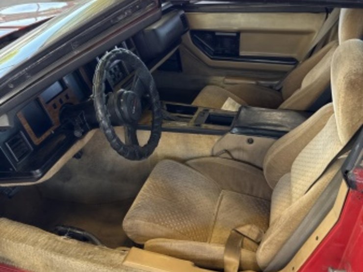 1985-chevrolet-corvette-coupe-image-22