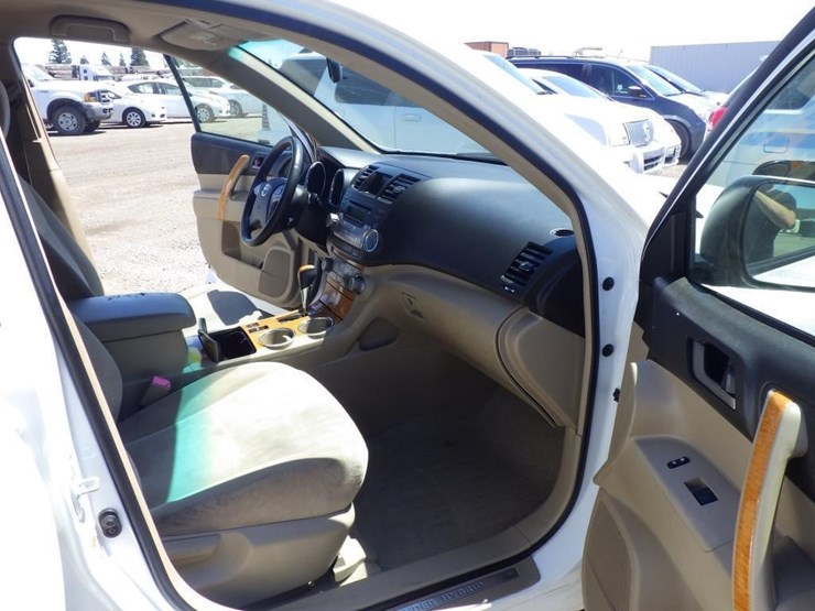 2010-toyota-highlander-image-6