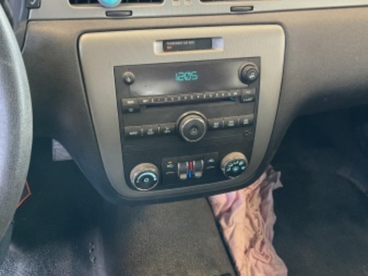 2010-chevrolet-impala-sdn-image-18