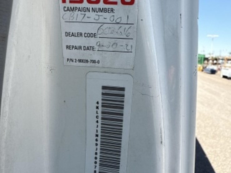 2009-isuzu-npr-image-18