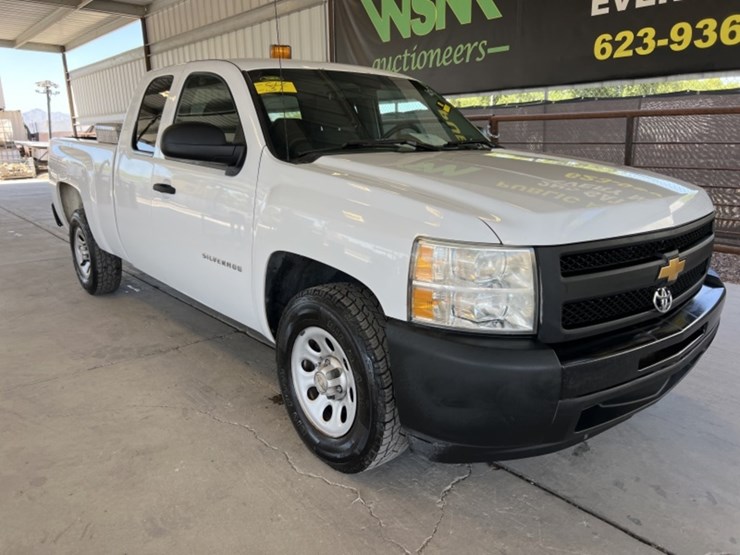 2013-chevrolet-silverado-1500-image-2