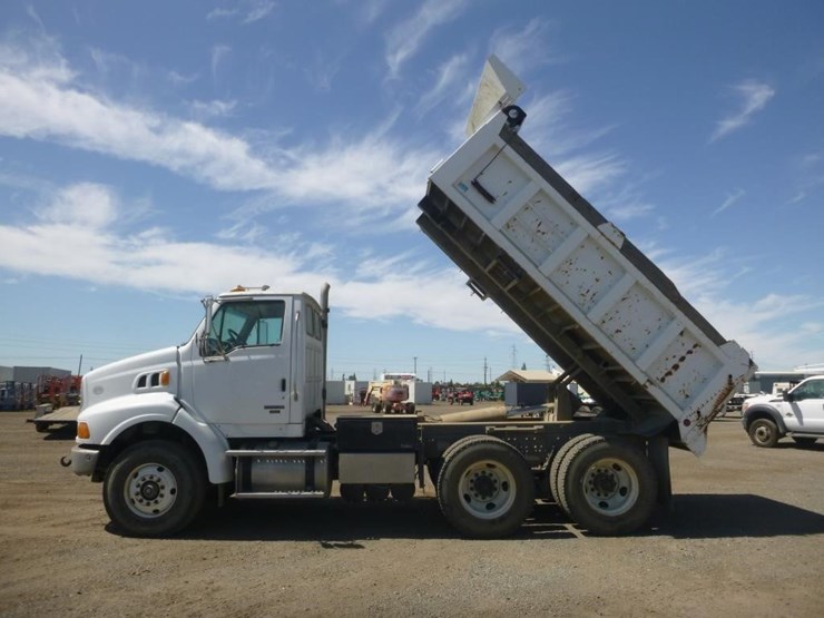 2009-sterling-lt9500-image-8