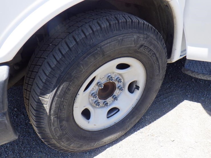 2013-chevrolet-express-3500-image-14