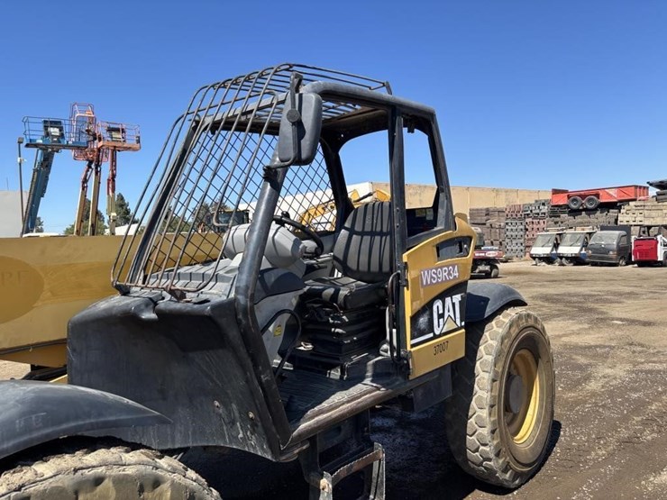 2004-caterpillar-th560b-image-29