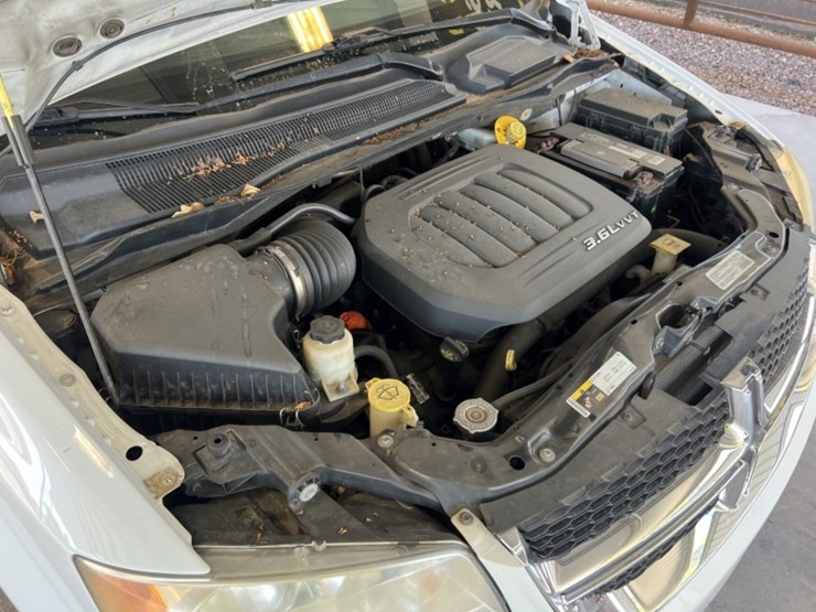 2014-dodge-grand-caravan-image-12