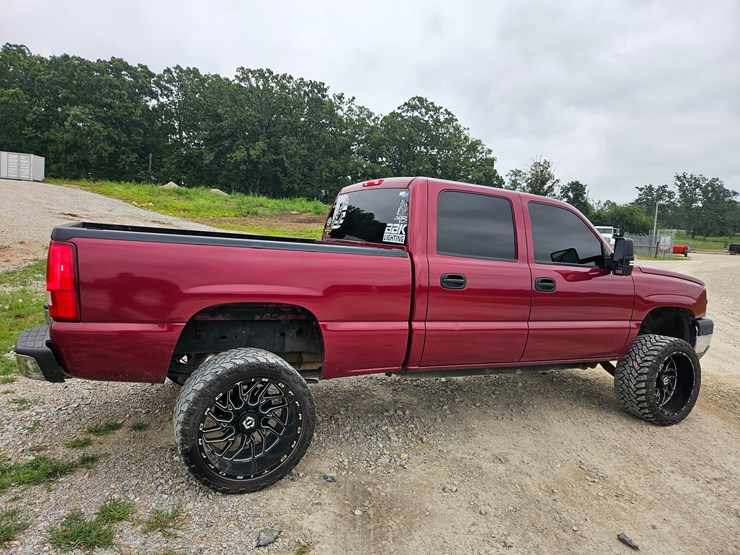 2005-chevrolet-silverado-image-18