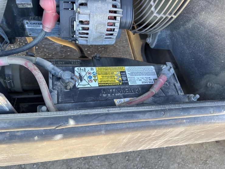 2004-caterpillar-th560b-image-49