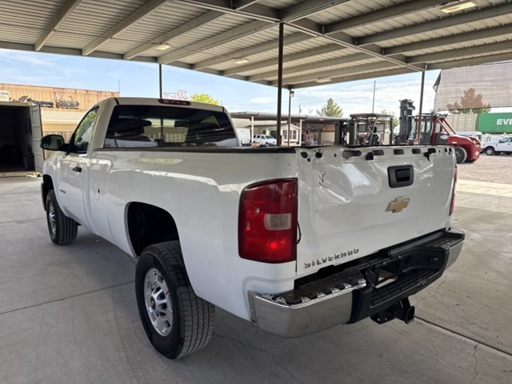 2013-chevrolet-silverado-2500hd-image-6