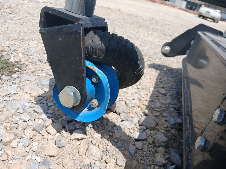 #19696-•-wolverine-3-blade-mower-skid-steer-attachment-[damaged]-image-14