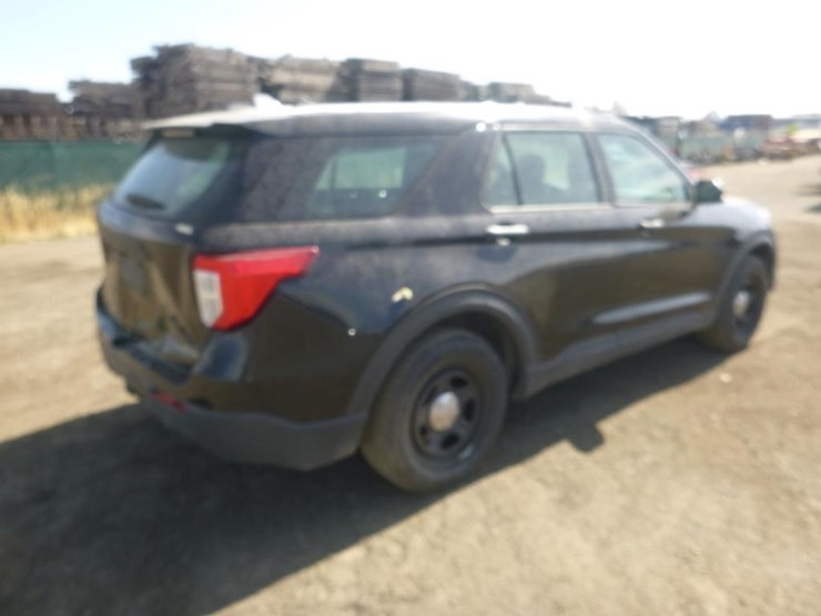 2020-ford-explorer-image-4
