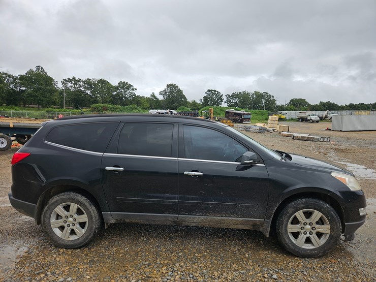 2011-chevrolet-traverse-image-11