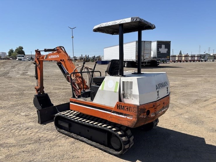 airman-hm305-hydraulic-excavator-image-4