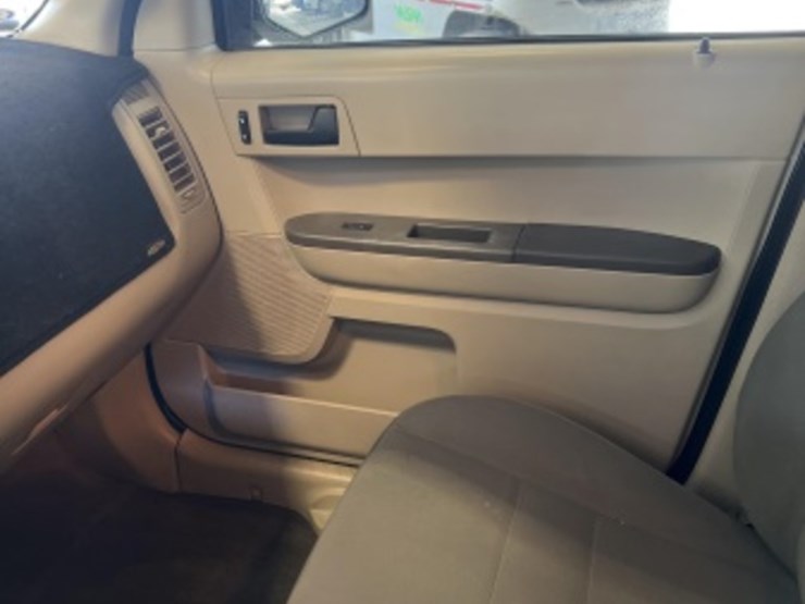 2012-ford-escape-xls-image-19