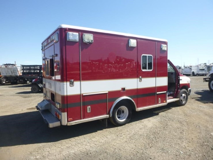 2012-ford-e350-image-4