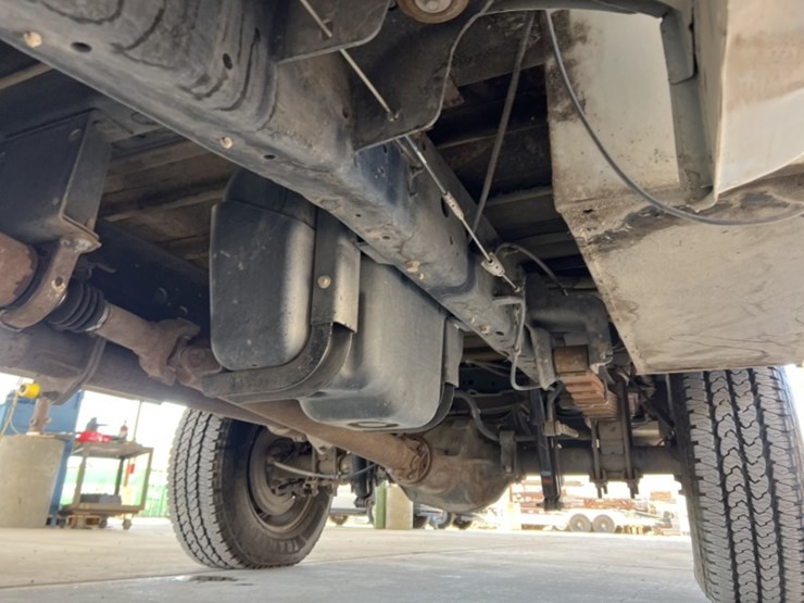 2011-ford-f350-image-28