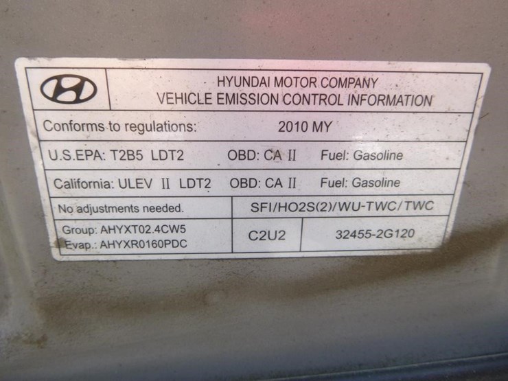 2010-hyundai-santa-fe-image-13