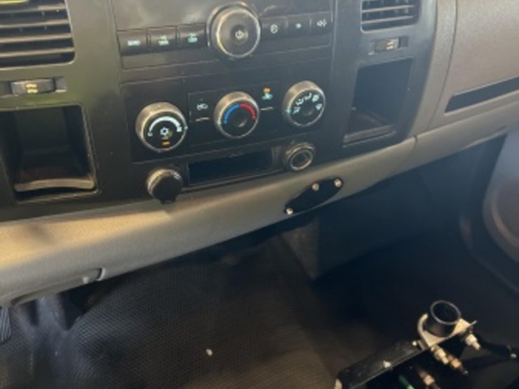 2012-chevrolet-silverado-3500hd-image-24