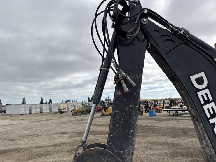 2019-deere-310l-ep-image-21