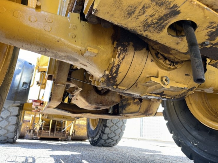 caterpillar-928g-image-32