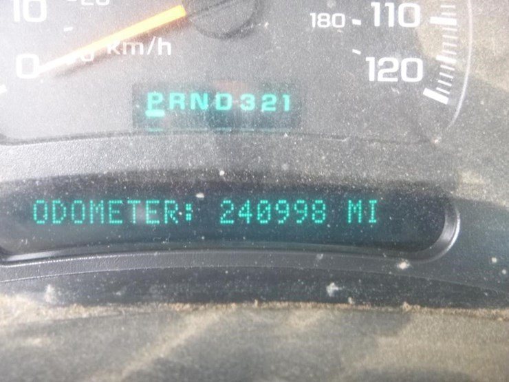 2004-gmc-2500-image-17
