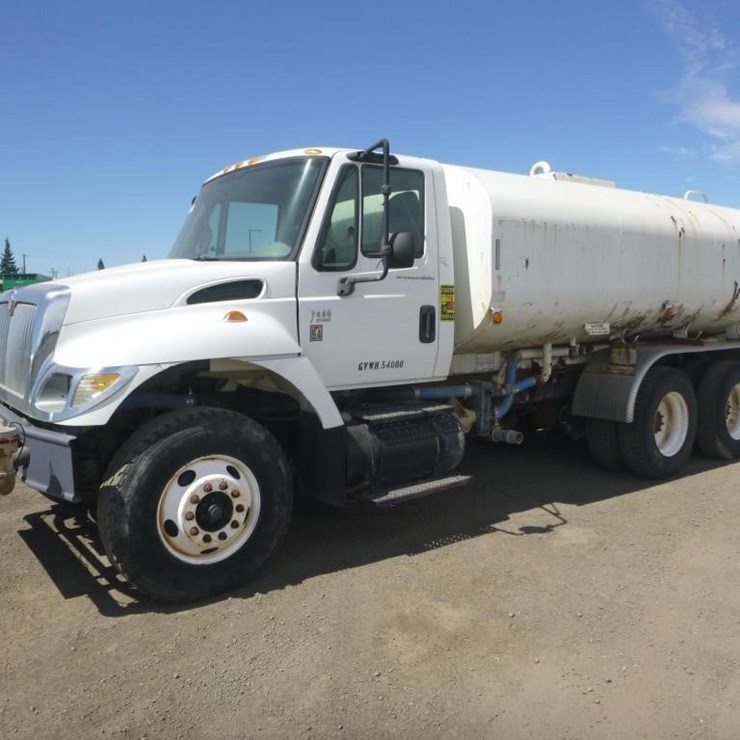 2007 INTERNATIONAL 7400