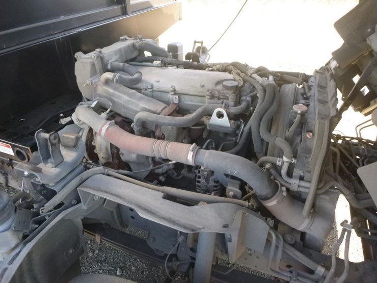 2017-isuzu-nqr-image-16