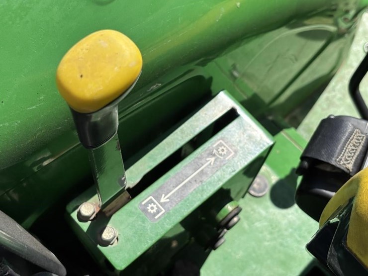 2016-john-deere-5055e-image-28
