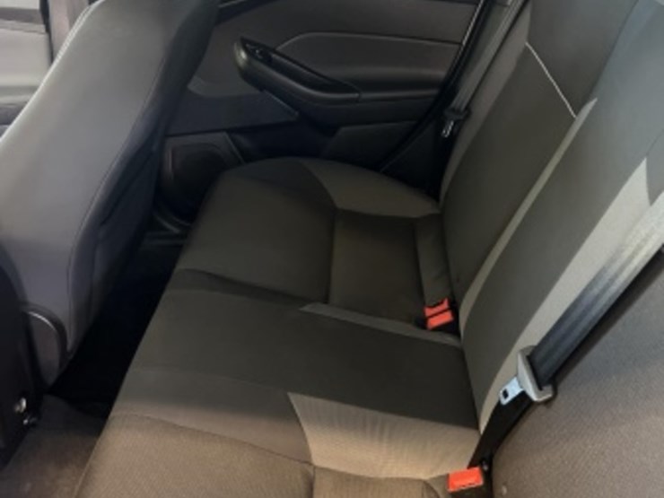 2014-ford-focus-se-sdn-image-21
