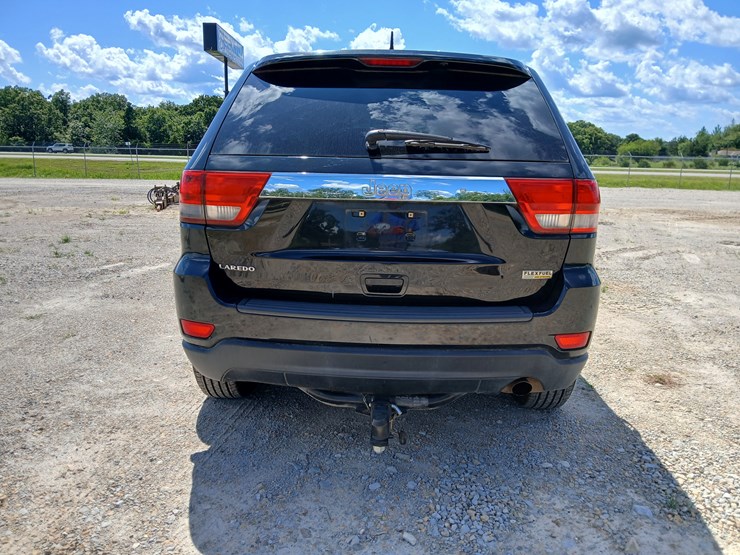 2011-jeep-grand-cherokee-image-5
