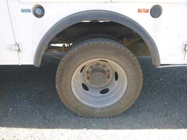 2017-ford-f550-image-32